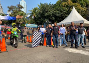 Polda Metro Jaya Sambut HUT Bhayangkara ke-77 Gelar Lomba Ketangkasan Bermotor