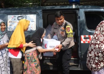 Bulan Bhakti Polri, Polres Tangsel Distribusikan 222 Paket Sembako di Wilayah Serpong