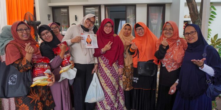 Anis Byarwati Menghadiri Pertemuan Pelaku UMKM AB Comunity dan Gelar Pasar Sembako Murah di Jakarta Timur