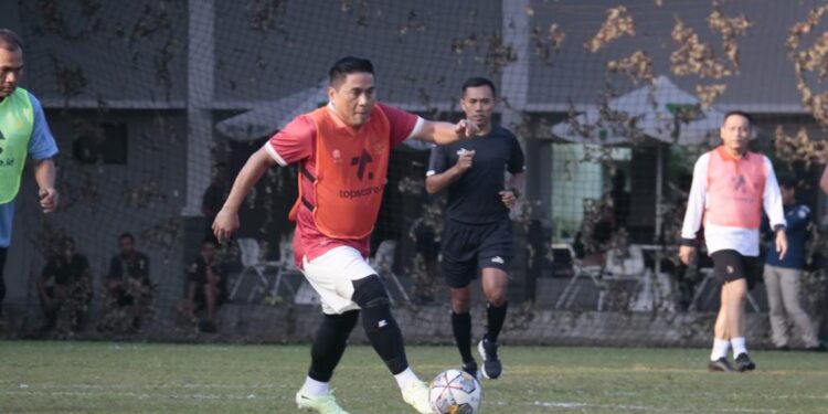 Perkuat Soliditas TNI Polri Polda Metro Jaya Dan Kodam Jaya Gelar Olahraga Bersama