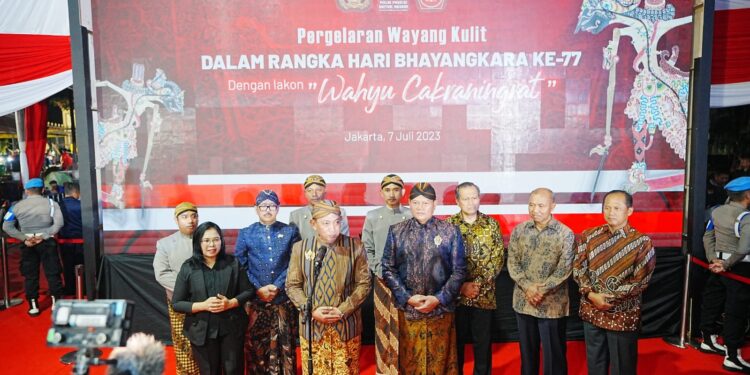 Gelar Wayang Kulit Lakon Wahyu Cakraningrat, Kapolri: Sinergisitas TNI, Polri, Rakyat Makin Kuat