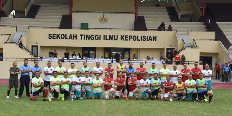 Kompak! Polda Metro Jaya dan Kodam jaya Buktikan di lapangan sepak bola