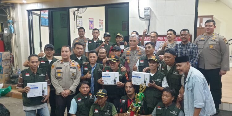 Polda Metro Pantau Giat Pos Kamling Juara 1 Lomba Satkamling dan Implementasi Program Polisi RW juga Halo Polisi