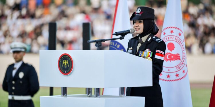 Bikin Bangga, 3 Anggota Polri Diwisuda Langsung Presiden Erdogan Usai Ikuti Pendidikan 2 Tahun di Turki