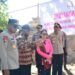 Ketum Bhayangkari Berikan Bantuan Kepada Anak Stunting di Desa Reruwairere