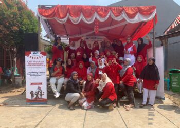 WOM Finance Kacab Ciputat Donasikan Tempat Sampah di 10 Titik