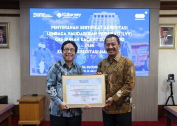 Dukung Penyelenggaraan Nilai Ekonomi Karbon, KAN Serahkan Sertifikat Akreditasi Lembaga Validasi dan Verifikasi Gas Rumah Kaca ke PT. SUCOFINDO