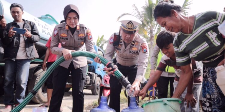 28 Tahun Pengabdian Patriatama, Polda Jatim Distribusikan 3,4 Juta Liter Air Bersih