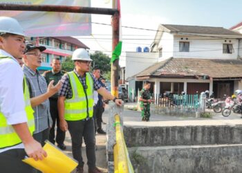 Warga Sambut Baik Pembangunan Turap Sisi Kali Ciputat oleh Pemkot Tangsel