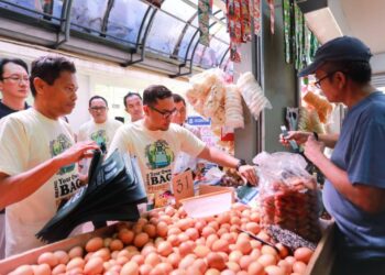 Larang Penggunaan Plastik, Pilar Lakukan Sosialisasi Aturan di Berbagai Titik Perbelanjaan