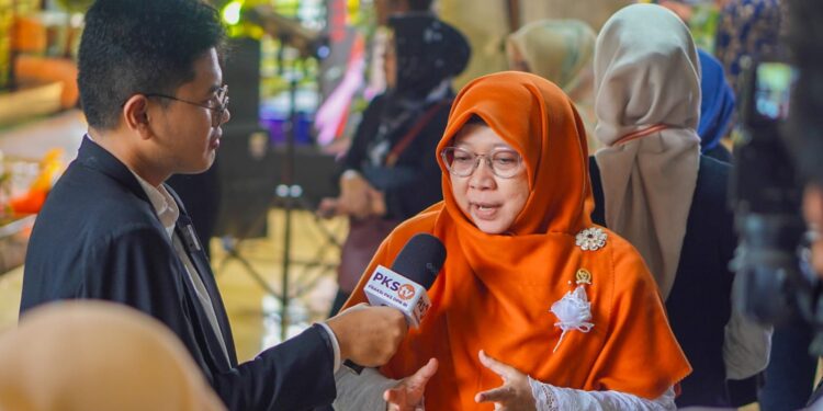 Ketua DPP PKS Anis Byarwati Merespon Pidato Presiden Tentang RAPBN 2024 : Pertumbuhan Ekonomi Stagnan Selama 10 Tahun