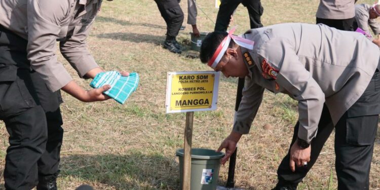 Perbaiki Kualitas Udara Jakarta, Polda Metro Jaya Gencarkan Penanaman 15.000 Pohon