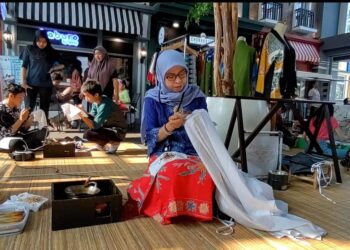 Broadway The Flavor Bliss Gelar Kemilau  lndonesiaku ke-10 Bertema Pagelaran  Batik Dalam Meriahkan HUT RI ke 78