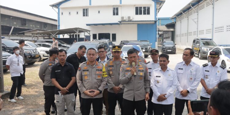 Satgas Pengendalian Pencemaran Udara Polda Metro Jaya Sidak 2 Pabrik di Kota Tangerang