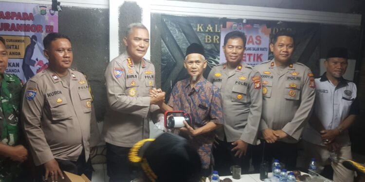 Cegah Gangguan Kamtibmas, Dirbinmas Polda Metro Berdialog Bersama Warga Poskamling RW 08 Pancoran