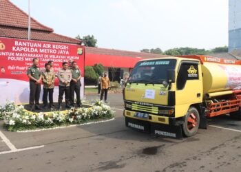 Kapolda Metro Jaya Bersama Forkopimda Tangerang Kota gelar Coffee Morning dan Berikan Bantuan Air Bersih
