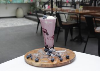 Pranaya Boutique Hotel Hidangan Menu Promo Pizza Dengan Mocktail Bersoda yang Berbeda