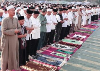 Benyamin Bersama Ribuan Masyarakat Lakukan Salat Istisqa’