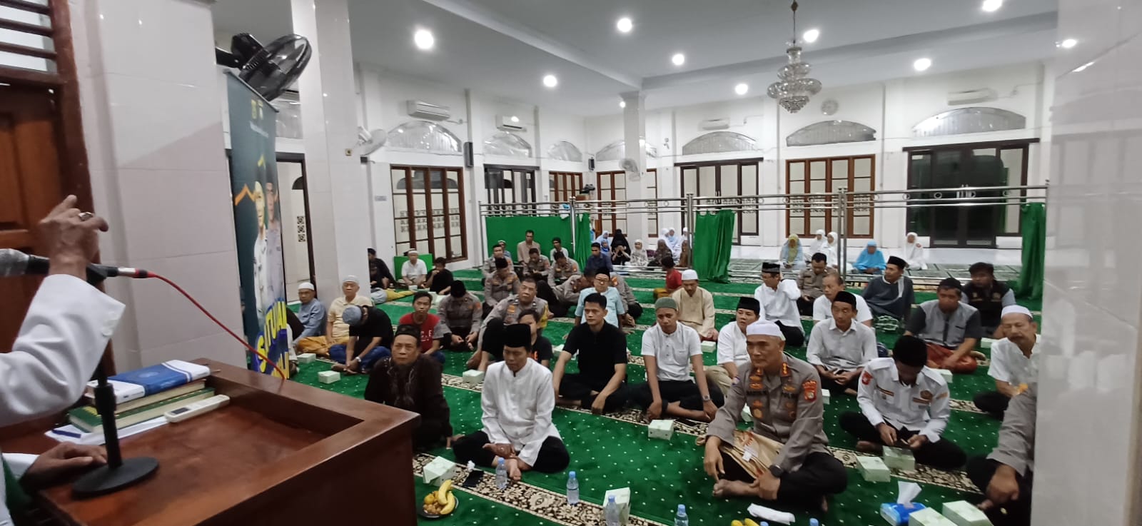 Ditbinmas PMJ Laksanakan Program “Satu Jam Mengaji Bersama Polisi” di Masjid Al Jihad