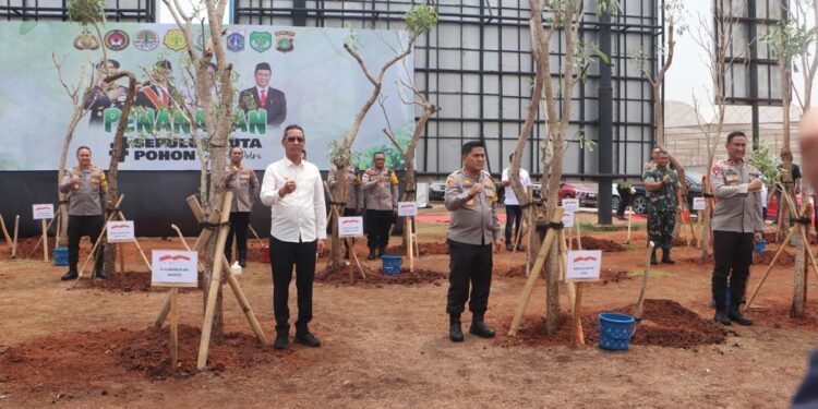 Polda Metro Jaya dan Forkopimda DKI Lestarikan Lingkungan Melalui Program ‘Penanaman Sepuluh Juta Pohon Bersama Polri’