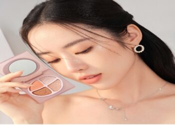 Inspirasi Korean Makeup yang Natural ala barenbliss Dream Chaser Quad Eyeshadow Cocok untuk Semua Acara Mata Lebih Bersinar dan Tahan 8 jam!