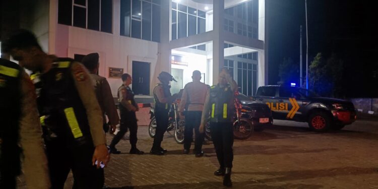 Patroli mobile Tim Presisi Sat Samapta Polres Tangerang Selatan di Wilayah Cisauk.