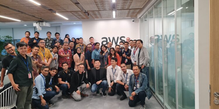 Indosat Ooredoo Hutchison, XL Axiata, Axiata Digital Labs, dan AWS Kolaborasi Memperkenalkan SinergiAPI Portal di Indonesia