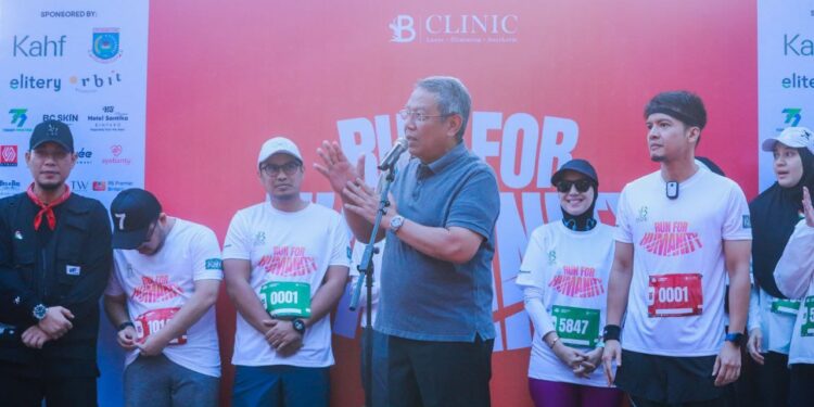 Diikuti Ribuan Peserta, Benyamin-Pilar Lepas Peserta Run For Humanity
