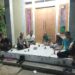 Jaga Kondusifitas, Bhabinkamtibmas Pakujaya Laksanakan Patroli Kewilayahan Malam Hari