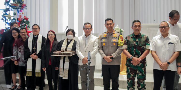 Bima Arya Bersama Forkopimda Kunjungi 6 Gereja, Pastikan Natal Berlangsung Kondusif