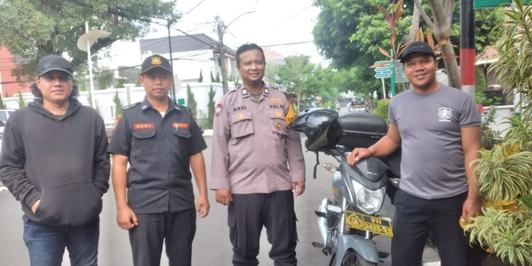Libur Nataru, Ini Pesan Bhabinkamtibmas Pondok Karya Ke Security Perumahan Mandar
