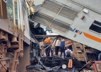Dua Korban Kecelakaan Kereta Api Di Evakuasi
