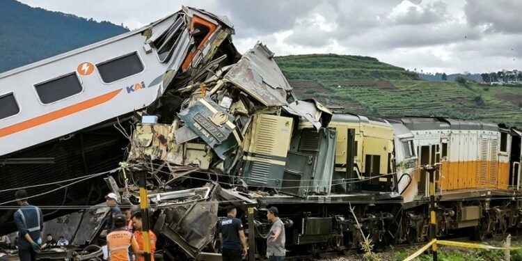 Komite Nasional Keselamatan Transportasi Membentuk Tim Investigasi Selidiki Penyebab Kecelakaan KA di Bandung