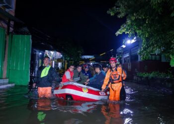 Terdampak Banjir, Pilar Tinjau Warga dan Berikan Bantuan