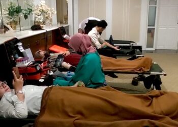 Jelang HUT ke 10 Tahun, Hotel Santika Premiere Bintaro Gelar Baksos Donor Darah