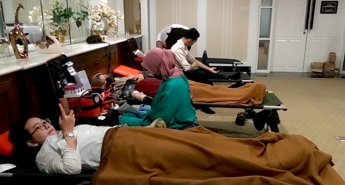 Jelang HUT ke 10 Tahun, Hotel Santika Premiere Bintaro Gelar Baksos Donor Darah