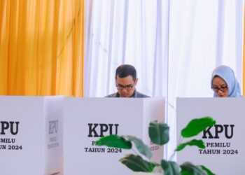 Pilar Gunakan Hak Pilihnya di TPS 28 Sutera Narada