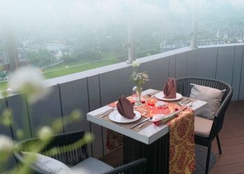 Dinner Romantis hari Valentine “Just the Two of Us” di Rooftop Hotel Santika Premiere ICE-BSD City