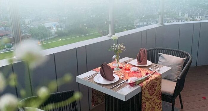 Dinner Romantis hari Valentine “Just the Two of Us” di Rooftop Hotel Santika Premiere ICE-BSD City
