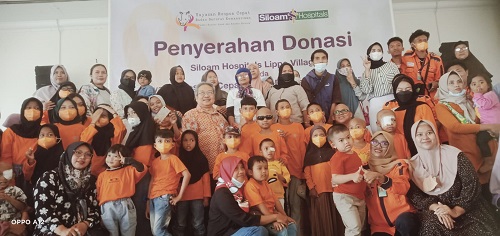 Penyerahan Donasi Oleh RS Siloam Lippo Untuk Para Pejuang Kanker Anak