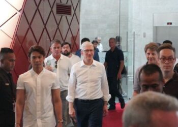 CEO Apple, Tim Cook Kunjungi Apple Developer Academy BSD City