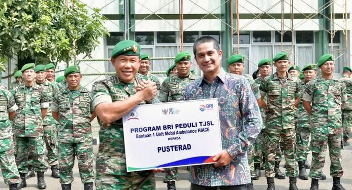 BRI Kanwil Jakarta 2 Serahkan TJSL Berupa Ambulance ke Mabes TNI Pusterad