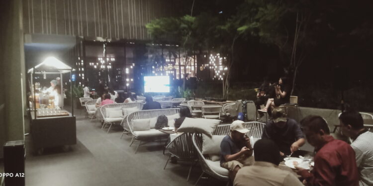 Nikmati Promo BBQ Buffet di Salute Bar & Lounge VIVERE Hotel Gading Serpong