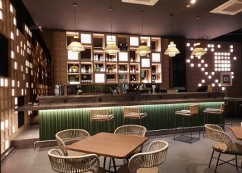 Salute Bar & Lounge: Pesona Rooftop Bar Lantai 12 Vivere Hotel, Artotel Curated  Gading Serpong