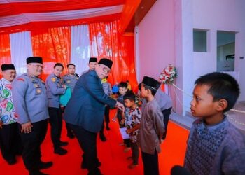 Hadiri Peresmian Masjid Al-Iman di Asrama Polisi Paku jaya, Benyamin Berpesan untuk Memakmurkannya