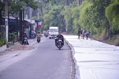 Pemkot Tangsel Tingkatkan Infrastruktur Jalan Beton hingga Perbaikan Saluran di Jalan Villa Pamulang