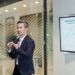 Rivan Kurniawan Raih Izin Usaha Penasihat Investasi dari Otoritas Jasa Keuangan (OJK)