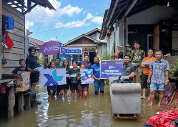 XL Axiata Salurkan Bantuan untuk Korban Banjir di Kalimantan Barat dan Kalimantan Tengah