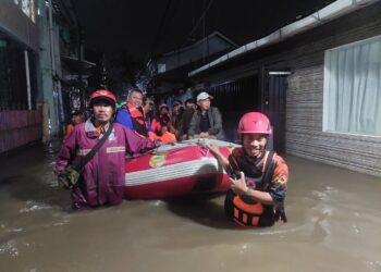 Intensitas Hujan Tinggi, Pemkot Tangsel Perkuat Upaya Tanggap Banjir, dari Evakuasi hingga Bantuan Logistik