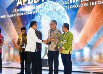 Pemkot Tangsel Raih APBD Award 2024 dari Kemendagri Kategori Realisasi Pendapatan Tertinggi